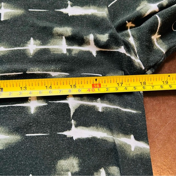 Hudson North- Green and White abstract Turtleneck- size large - Picture 7 of 12